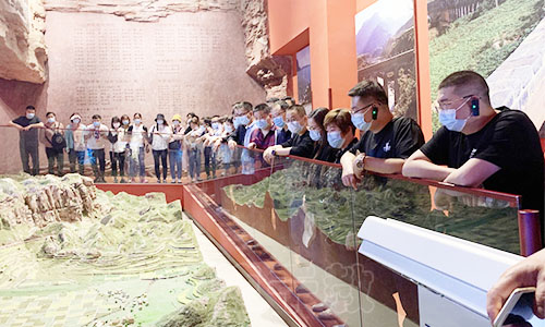 “青年干部党性教育 ”专题培训班（2021010091） (5).jpg