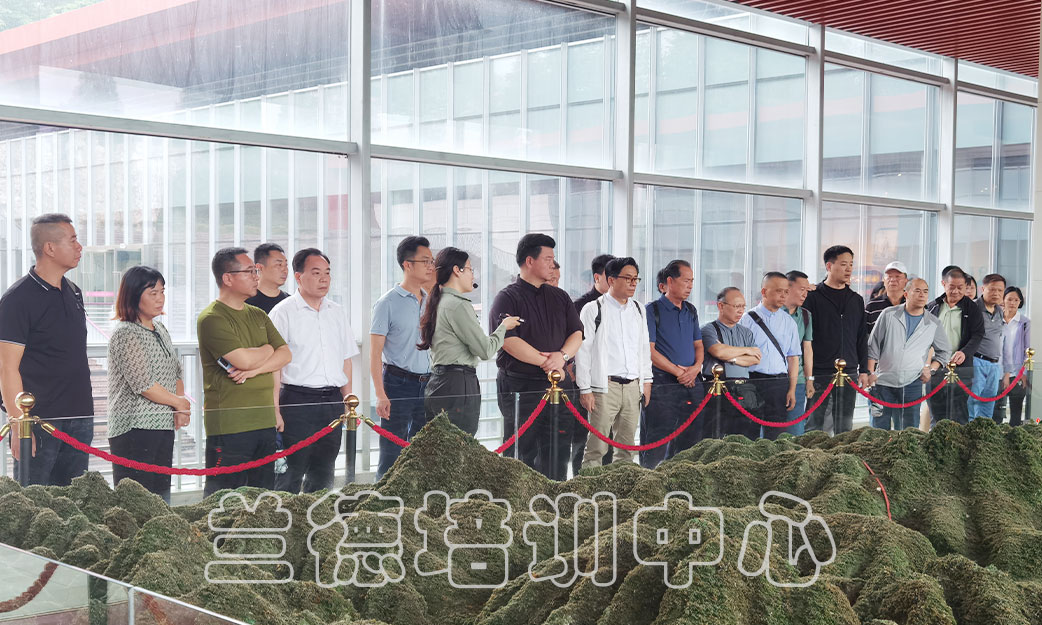 “天主教坚持天主教中国化方向暨爱国主义教育”培训班（2024070994） (2).jpg