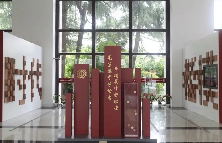 沪东工人运动展示馆.jpg